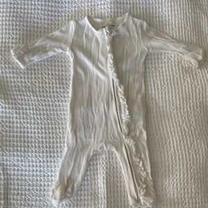 Caden Lane Cream Ruffled Footie